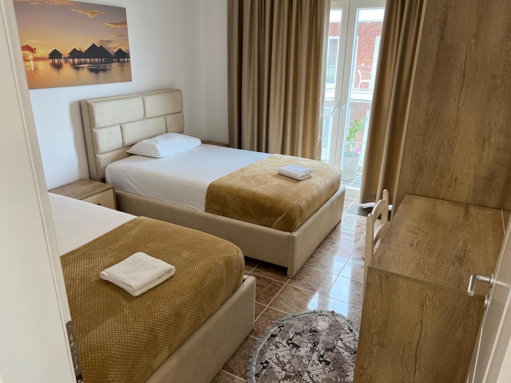 Fishta Apartments Q5 34 Velipoje Ngoại thất bức ảnh